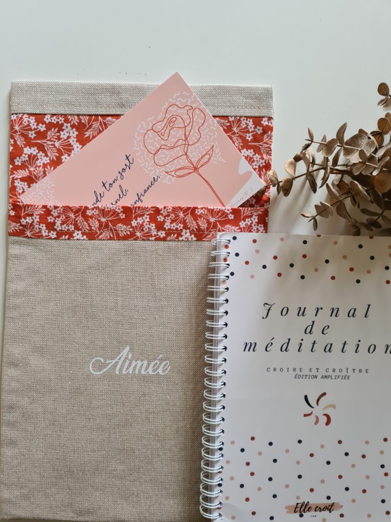 pochette rouge aimée journal méditation  ellecroit